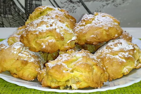 Фото к рецепту: Итальянское мягкое печенье с яблоками и грецкими орехами 