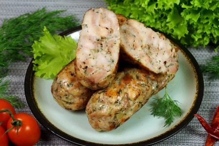 Фото к рецепту: Куриные колбаски по-домашнему