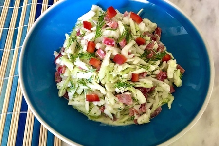 Фото к рецепту: Салат со свежей капустой