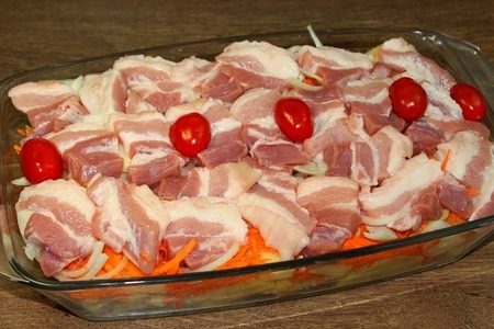 Фото к рецепту: Свиная грудка с овощами