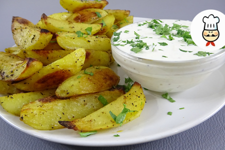 Фото к рецепту: Картофель с сырным соусом
