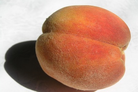 Румяные персики