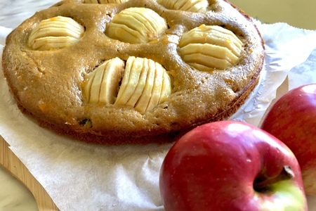 Фото к рецепту: Рецепт яблочного пирога из гречневой муки