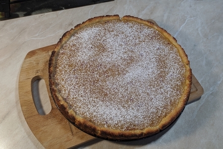 Фото к рецепту: Аппетитный творожный пирог с персиками