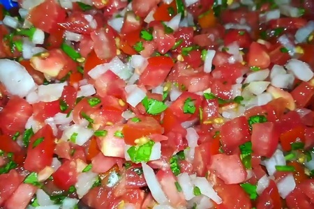 Фото к рецепту: Салат из помидоров с медом