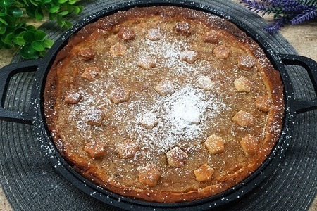 Фото к рецепту: Открытый пирог «звездное небо» с грушами и творогом