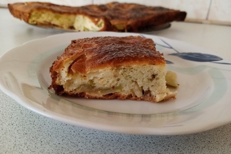 Фото к рецепту: Яблочный пирог с орехами