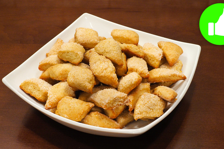 Фото к рецепту: Печенье на кефире в духовке