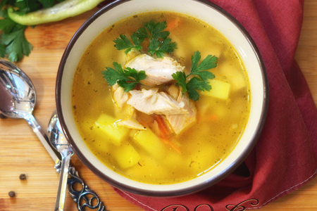 Фото к рецепту: Рыбный суп из горбуши