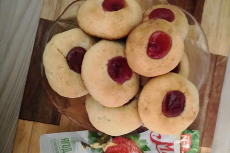 Фото к рецепту: Печенье с джемом «махеевъ» «кусочки лета»