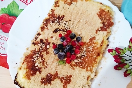 Фото к рецепту: Творожный пирог с красносмородиновым с джемом «махеевъ» «кусочки лета»
