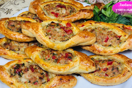 Фото к рецепту: Открытые пирожки с мясом в духовке / turkish meat pies pide