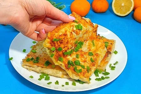 Фото к рецепту: Ленивые хачапури из лаваша на завтрак