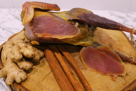 Фото к рецепту: Вяленый фазан, вкусный деликатес