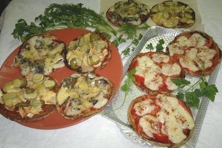 Фото к рецепту: Ржаные блины с разными начинками, или пиццетты по-русски #масленица2021