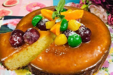 Фото к рецепту: Пышный творожный пирог с карамелью