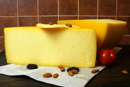 Фото к рецепту: Рецепт голландского сыра