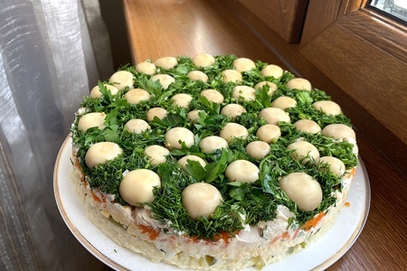 Фото к рецепту: Салат "грибная поляна" с шампиньонами