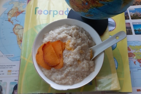 Фото к рецепту: Ячневая каша с персикоом #накормишкольника