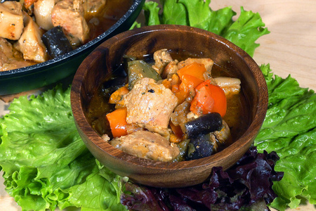 Фото к рецепту: Овощное рагу с мясом и баклажанами