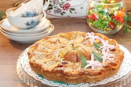 Фото к рецепту: Пирог с творожной начинкой и фруктами #денькнигодарения
