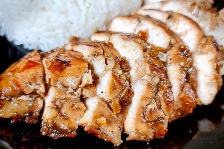 Фото к рецепту: Курица на сковороде в азиатском маринаде