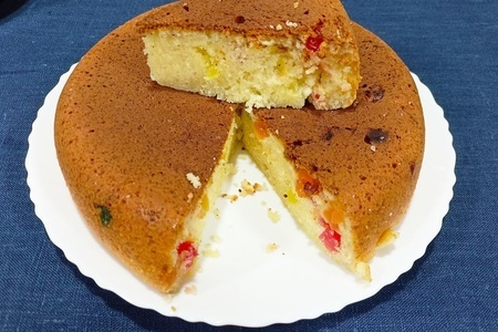 Фото к рецепту: Творожный кекс с цукатами (в мультиварке)