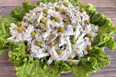 Фото к рецепту: Салат с мясом - быстро и вкусно