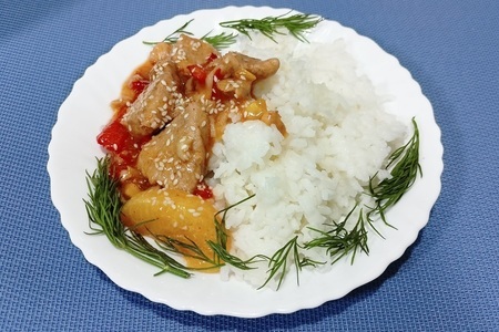 Фото к рецепту: Свинина с мандаринами и перцами в мультиварке