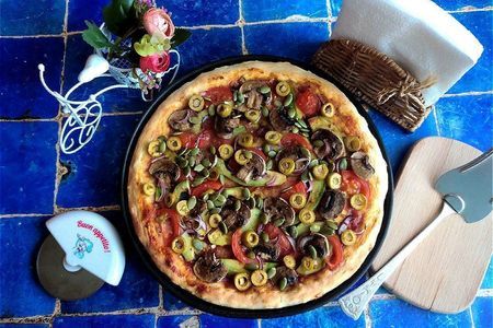 Фото к рецепту: Пицца постная с авокадо