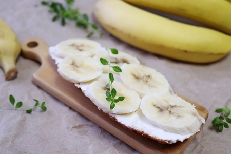 Фото к рецепту: Бутерброды с бананом