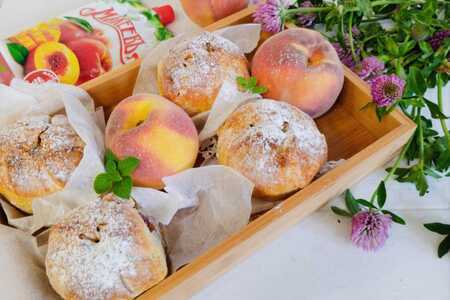 Фото к рецепту: Персики с грецкими орехами и джемом #махеевъ в тесте