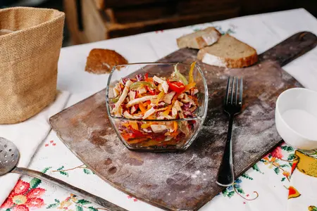 Салат из моркови и лука на зиму Салат из моркови и лука на зиму