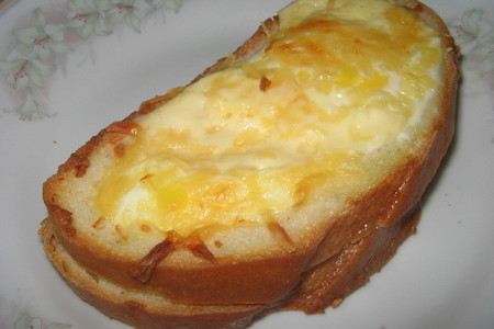 Фото к рецепту: Яйцо в батоне или бутерброд №.....