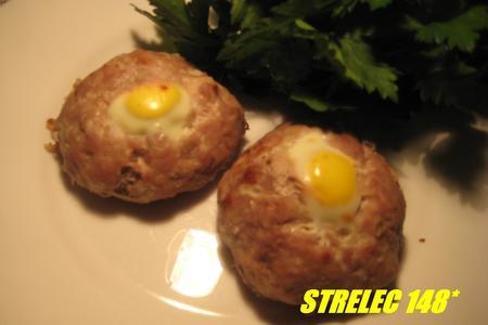 Фото к рецепту: "гнезда" с перепелиными яйцами