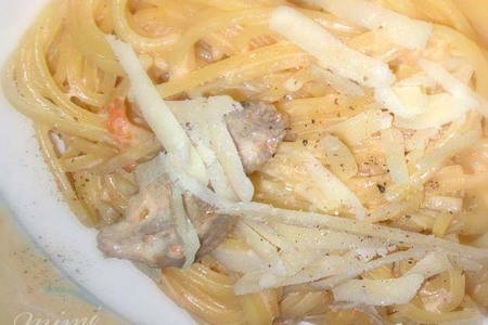 Фото к рецепту: Спагетти с помидорами(и не только)
