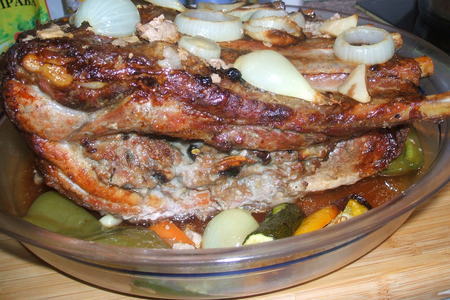Фото к рецепту: Фаршированная свиная грудинка