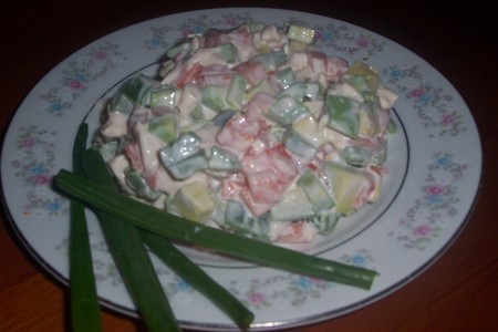 Фото к рецепту: Салат с авокадо и курицей