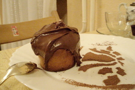 Фото к рецепту: Ореховые мафины с глазурью из nutella