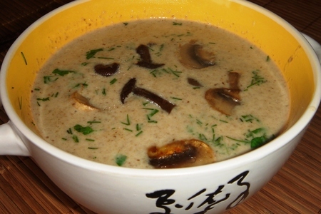 Фото к рецепту: Сырно-грибной крем-суп