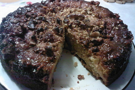 Фото к рецепту: Пирог с изюмом, вишней и тыквой в медовой заливке