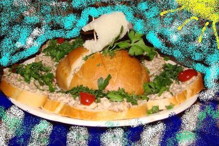 Фото к рецепту: Бутерброды "флотилия"