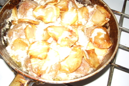 Фото к рецепту: "пятничный ужин" запечёные тефтельки с картошкой