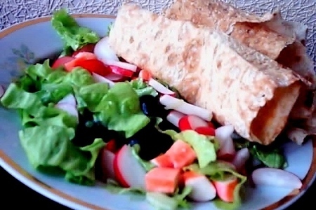 Фото к рецепту: Салат с лавашом
