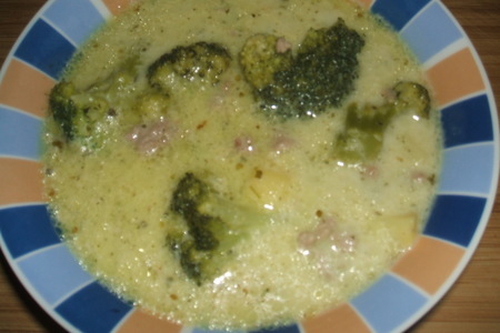 Фото к рецепту: Суп сырный с брокколи