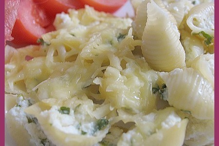Фото к рецепту: Паста-ракушки, фаршированные сырно-творожной массой