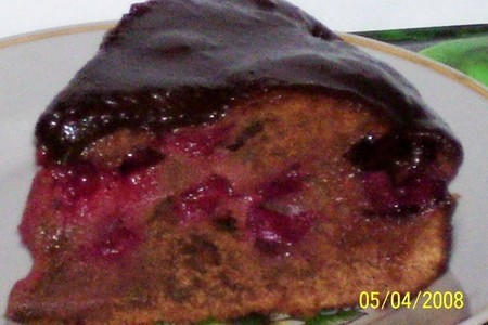 Фото к рецепту: Пирог " вишня в шоколаде"