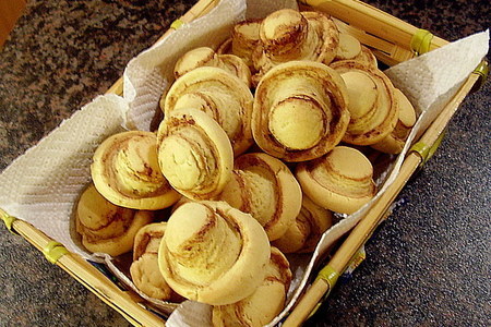Фото к рецепту: Печенье"грибочки"