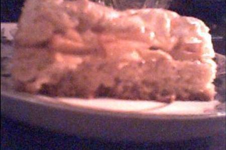 Фото к рецепту: Яблочный пирог с безе