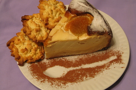 Фото к рецепту: Творожный пирог с абрикосами